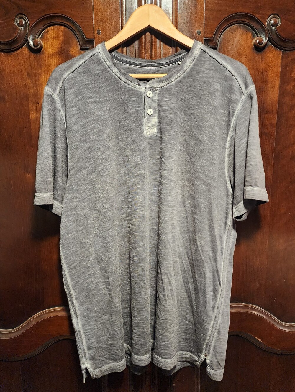 TOMMY BAHAMA - Gray Button Up Shirt